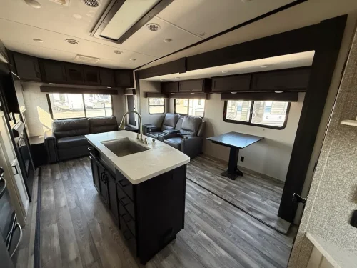 Rv-repair-and-maintenance-service-in-tulsa-switzer-and-son-3-16-2026-0015