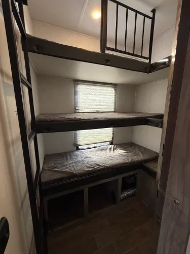 Rv-repair-and-maintenance-service-in-tulsa-switzer-and-son-3-2-2026-0039